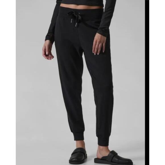 Athleta Black Balance Jogger SweatPant in Black Women's Small 4/6 - Picture 1 of 10